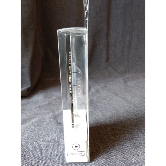 FiGPiN Overwatch: Tracer - #132 Collectible Pin with Premium Display Case - Picture 3 of 5